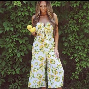 NWT BLOGGERS FAVE SOCIALITE Lemon Jumpsuit